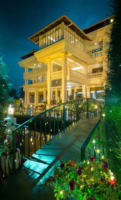 Rustic Leisures Llp Hotel Kochi Eksteriør billede