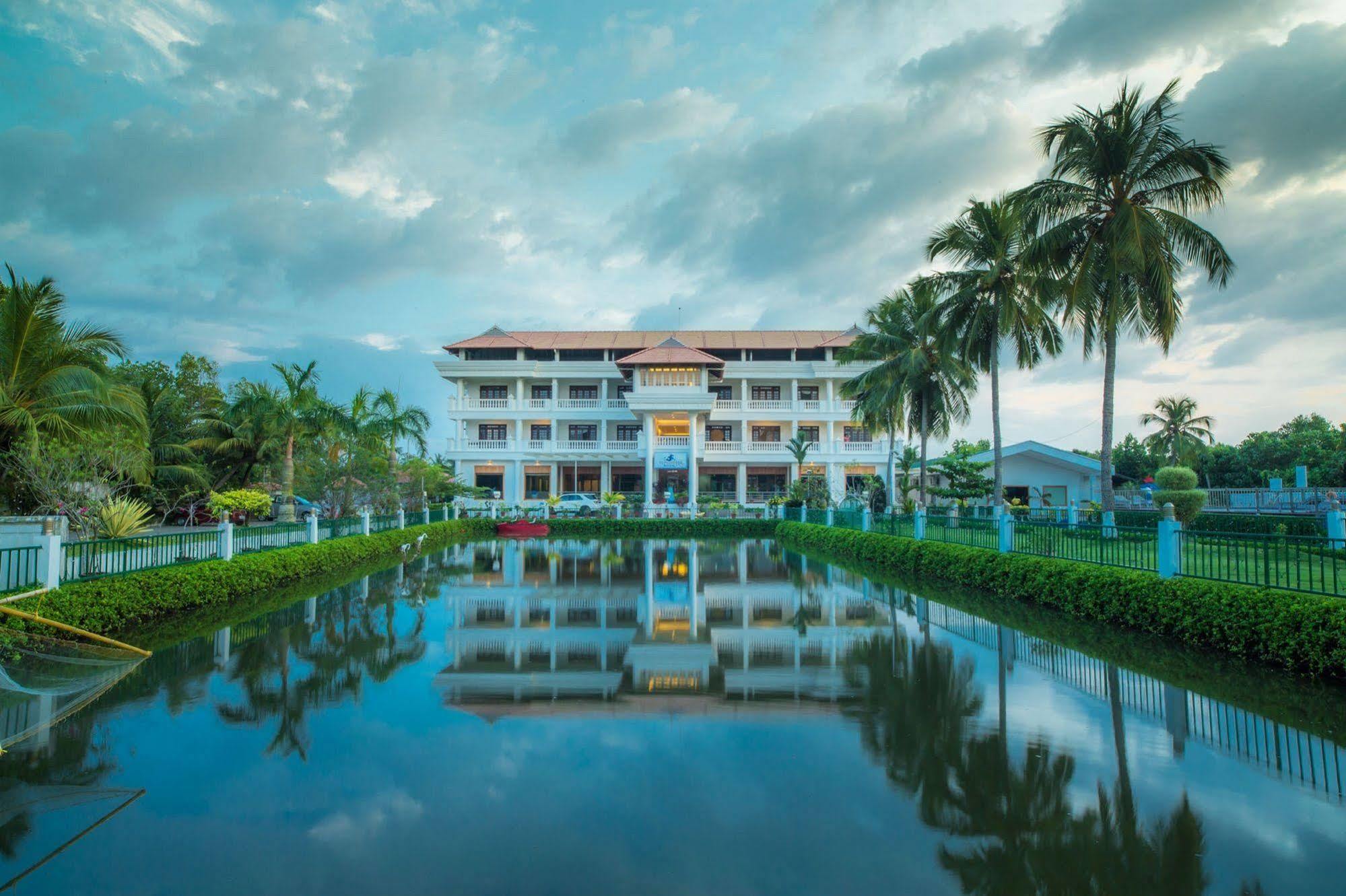 Rustic Leisures Llp Hotel Kochi Eksteriør billede